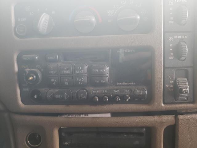 Photo 9 from auction – 2003 CHEVROLET ASTRO with VIN 1GNDM19X43B105183
