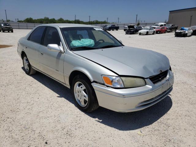 TOYOTA CAMRY CE 2001 with VIN 4T1BG22K51U076236 - Photo from auction
