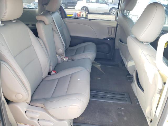 Photo 6 from auction – 2017 TOYOTA SIENNA XLE with VIN 5TDYZ3DC2HS813119