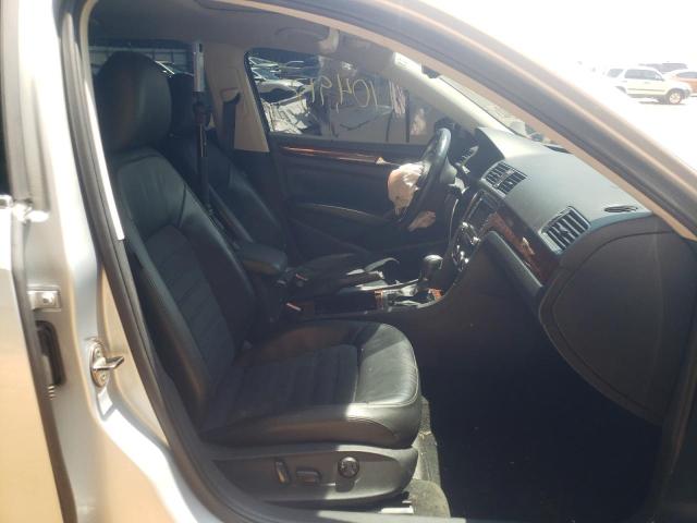 Photo 5 from auction – 2012 VOLKSWAGEN PASSAT SEL with VIN 1VWCN7A39CC080589
