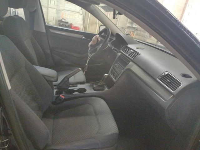 Photo 5 from auction – 2013 VOLKSWAGEN PASSAT S with VIN 1VWAP7A36DC078401