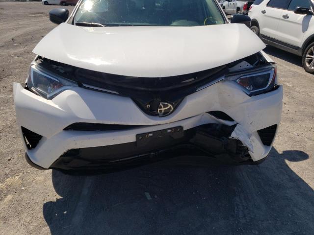 Photo 9 from auction – 2017 TOYOTA RAV4 LE with VIN 2T3BFREVXHW646864