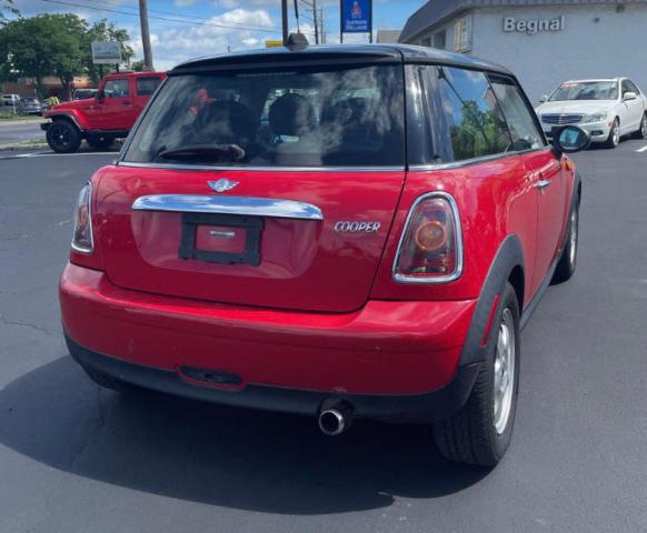 Photo 4 from auction – 2010 MINI COOPER with VIN WMWMF3C5XATU77346