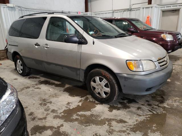 TOYOTA SIENNA LE 2001 with VIN 4T3ZF13C01U333538 - Photo from auction