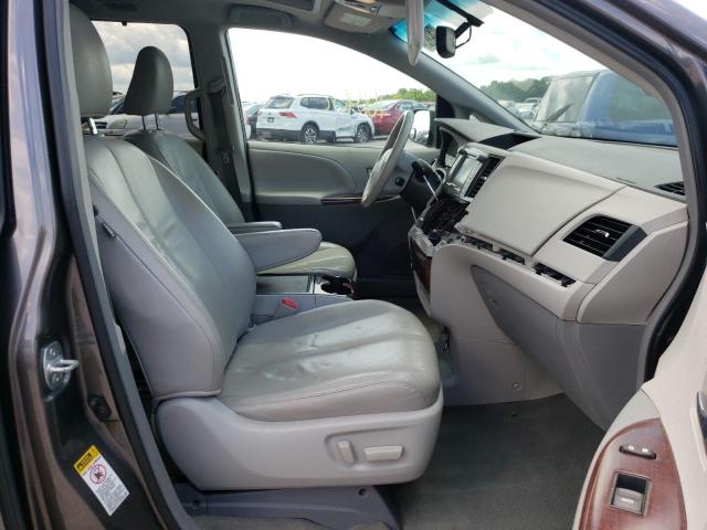 Photo 5 from auction – 2012 TOYOTA SIENNA XLE with VIN 5TDYK3DCXCS226048