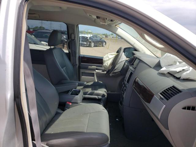 Photo 5 from auction – 2010 CHRYSLER TOWN & COU with VIN 2A4RR5D11AR104219