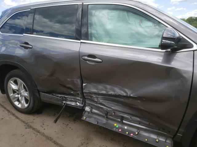 Photo 9 from auction – 2018 TOYOTA HIGHLANDER with VIN 5TDDZRFH8JS814694