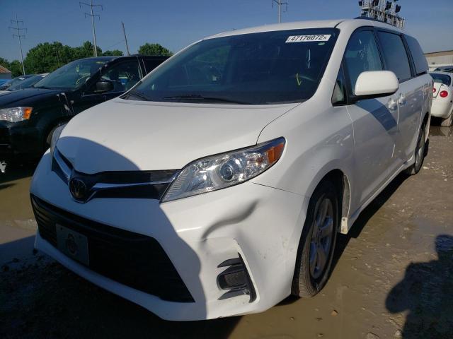 Photo 2 from auction – 2018 TOYOTA SIENNA LE with VIN 5TDKZ3DC0JS911187