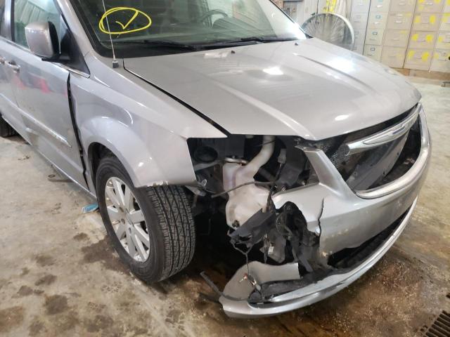 Photo 9 from auction – 2015 CHRYSLER TOWN & COU with VIN 2C4RC1BG4FR561377
