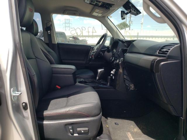 Photo 5 from auction – 2020 TOYOTA 4RUNNER SR with VIN JTEBU5JR6L5801154