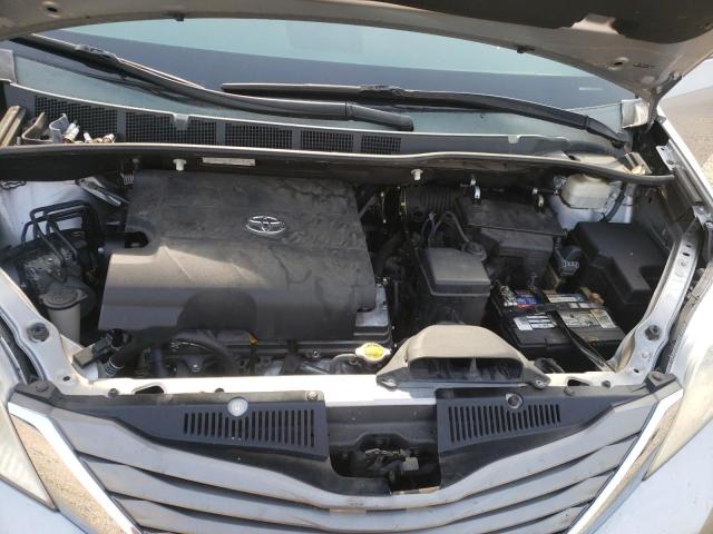 Photo 7 from auction – 2011 TOYOTA SIENNA XLE with VIN 5TDYK3DC4BS168288