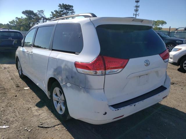 Photo 3 from auction – 2013 TOYOTA SIENNA LE with VIN 5TDKK3DC5DS339915