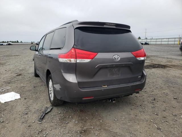 Photo 3 from auction – 2011 TOYOTA SIENNA XLE with VIN 5TDYK3DC6BS040280