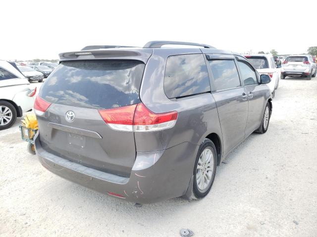 Photo 4 from auction – 2013 TOYOTA SIENNA XLE with VIN 5TDYK3DC3DS333427