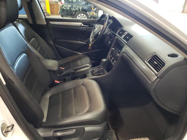 Photo 5 from auction – 2014 VOLKSWAGEN PASSAT S with VIN 1VWAT7A35EC026383