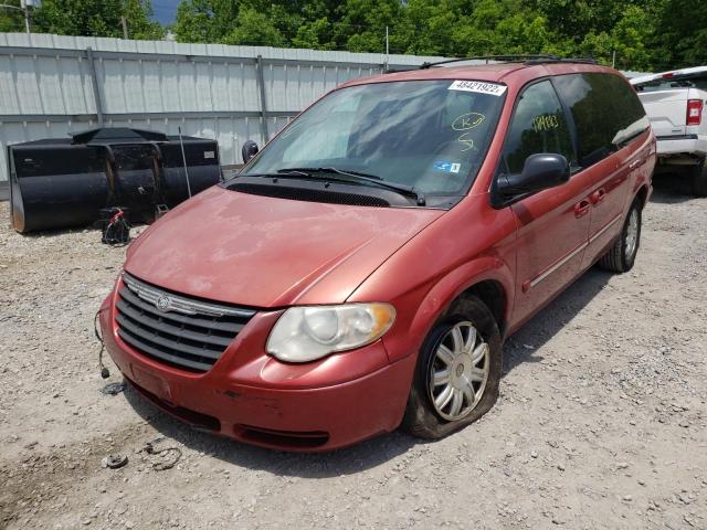 Photo 2 from auction – 2005 CHRYSLER TOWN & COU with VIN 2C4GP54L65R147304