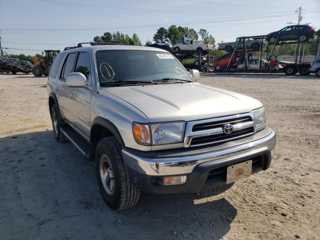 TOYOTA 4RUNNER SR 2000 with VIN JT3GN86R2Y0177315 - Photo from auction