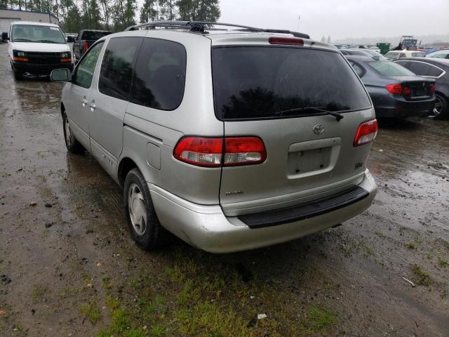 Photo 3 from auction – 2002 TOYOTA SIENNA LE with VIN 4T3ZF13C22U449499