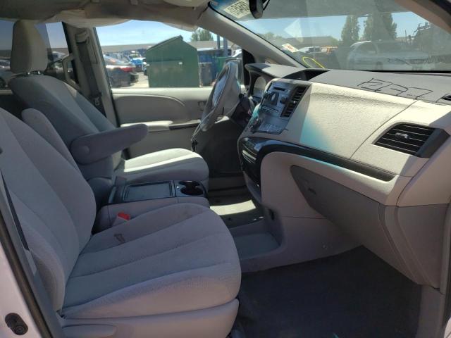 Photo 5 from auction – 2013 TOYOTA SIENNA LE with VIN 5TDKK3DC3DS362805