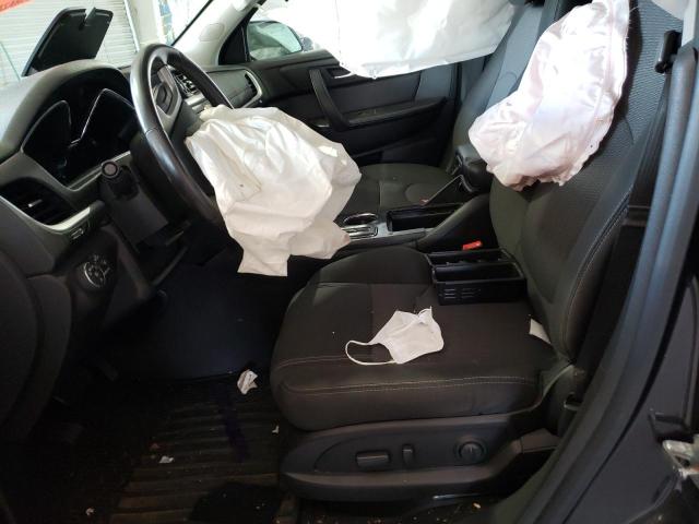 Photo 5 from auction – 2017 CHEVROLET TRAVERSE L with VIN 1GNKVGKD7HJ215469