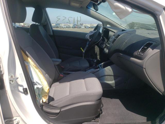 Photo 5 from auction – 2017 KIA FORTE LX with VIN 3KPFK4A71HE042638