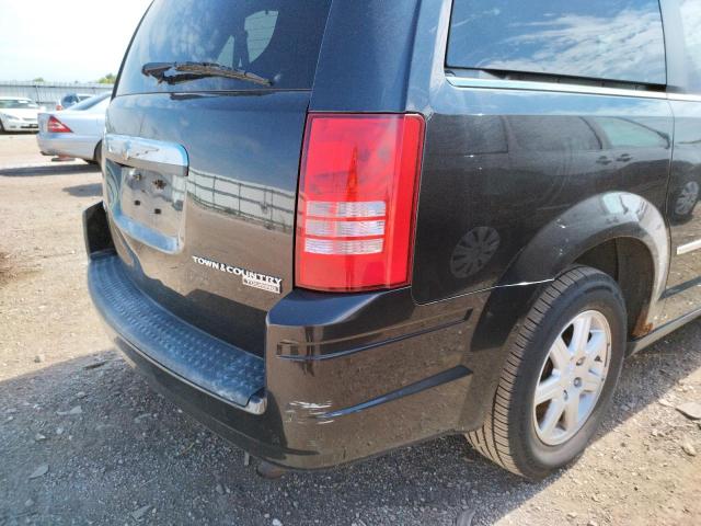 Photo 9 from auction – 2010 CHRYSLER TOWN & COU with VIN 2A4RR8D19AR423465