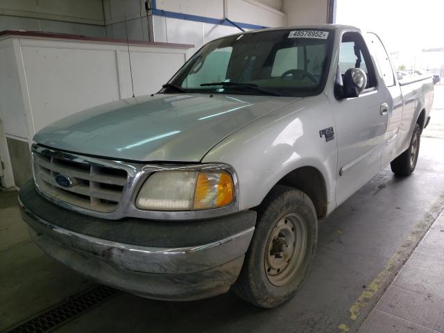 Photo 2 from auction – 2000 FORD F150 with VIN 1FTRX17W5YKA75666