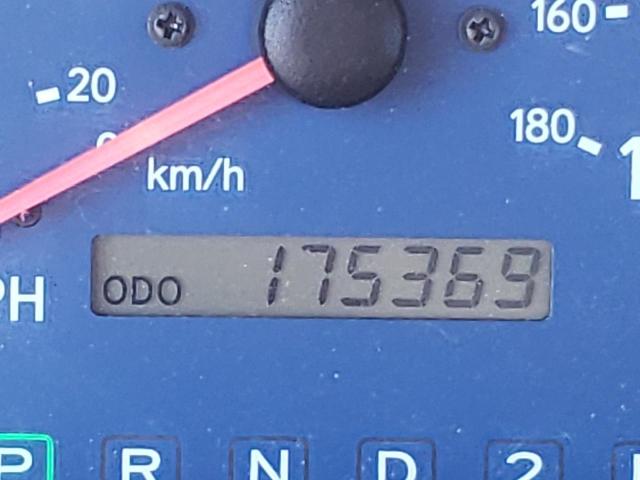 Photo 8 from auction – 2002 TOYOTA SIENNA CE with VIN 4T3ZF19C32U450314