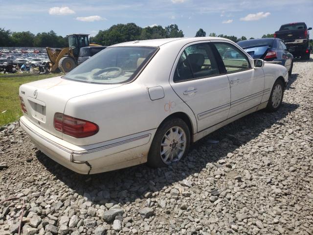 Photo 4 from auction – 2000 MERCEDES-BENZ E 320 with VIN WDBJF65J8YB060159