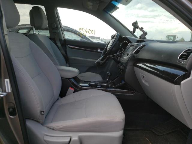 Photo 5 from auction – 2015 KIA SORENTO LX with VIN 5XYKTDA66FG638749
