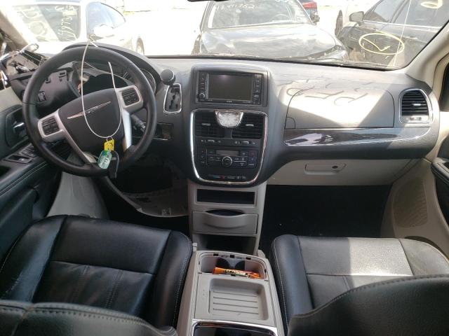 Photo 9 from auction – 2016 CHRYSLER TOWN & COU with VIN 2C4RC1BG1GR297682
