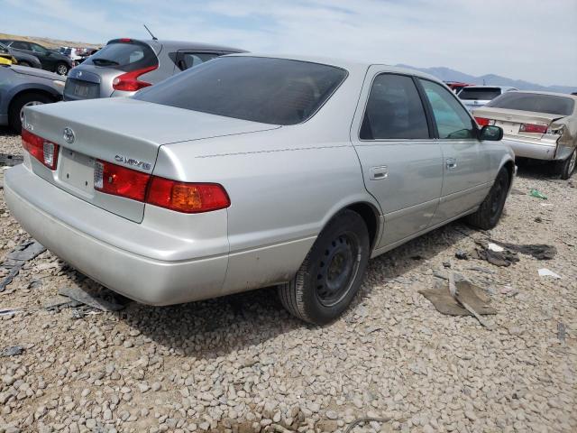 Photo 4 from auction – 2000 TOYOTA CAMRY with VIN 4T1BG22K9YU651125