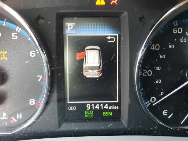 Photo 8 from auction – 2018 TOYOTA RAV4 LIMIT with VIN 2T3DFREV3JW741684