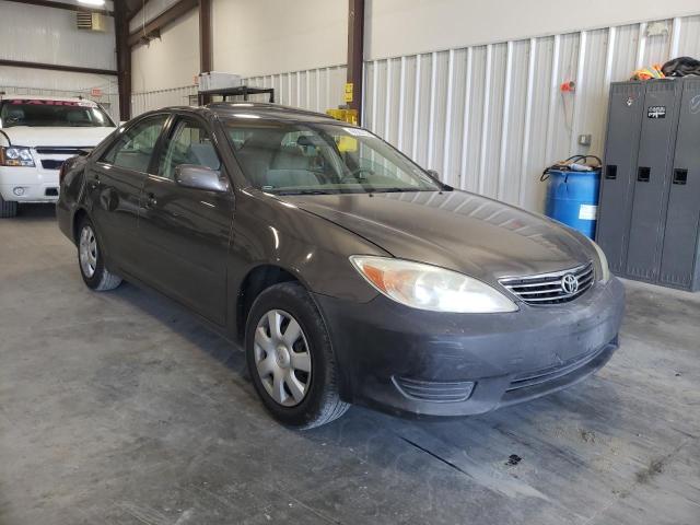 TOYOTA CAMRY LE 2003 with VIN 4T1BE32K13U696919 - Photo from auction