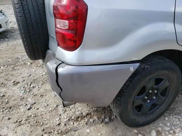 Photo 9 from auction – 2005 TOYOTA RAV4 with VIN JTEHD20V856032466