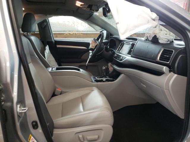 Photo 5 from auction – 2018 TOYOTA HIGHLANDER with VIN 5TDJZRFH3JS891170