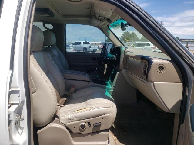 Photo 5 from auction – 2004 CHEVROLET SUBURBAN K with VIN 3GNFK16T04G193755