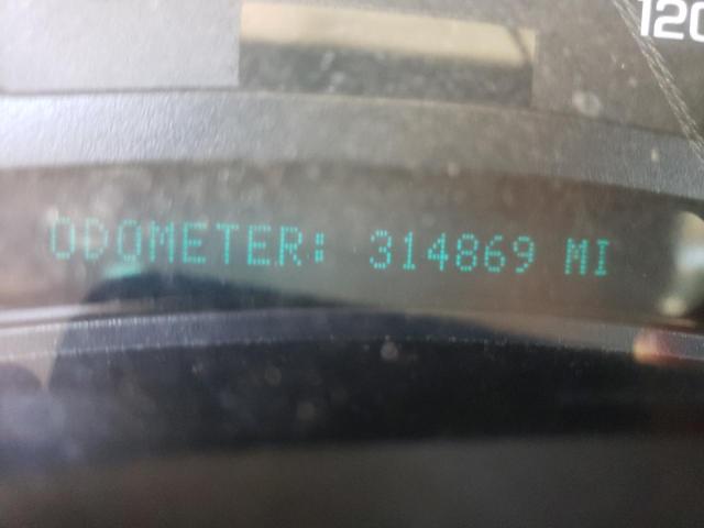 Photo 8 from auction – 2004 CHEVROLET SUBURBAN K with VIN 3GNFK16T04G193755