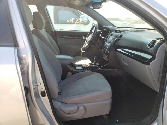 Photo 5 from auction – 2015 KIA SORENTO LX with VIN 5XYKTCA64FG562751