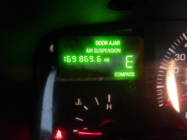 Photo 8 from auction – 2002 LINCOLN TOWN CAR E with VIN 1LNHM81W62Y662111