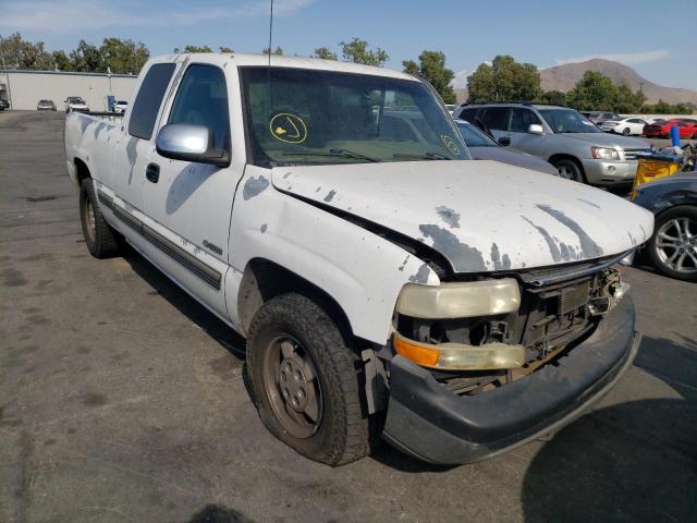 CHEVROLET SILVERADO 2002 with VIN 2GCEC19TX21100436 - Photo from auction