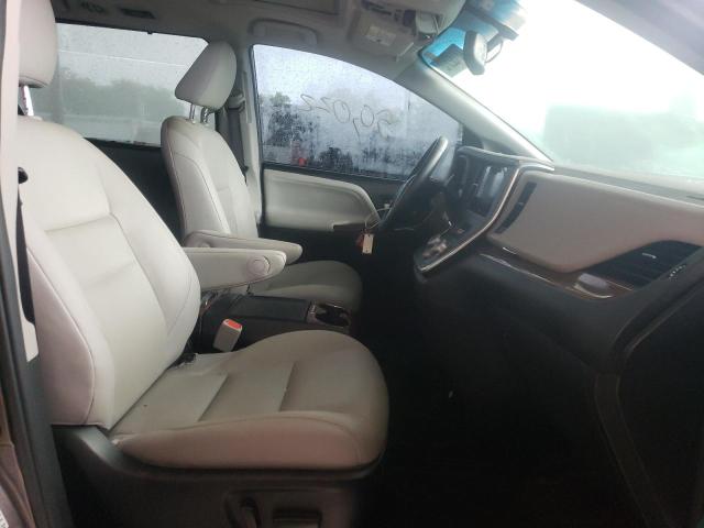 Photo 5 from auction – 2017 TOYOTA SIENNA XLE with VIN 5TDYZ3DC3HS790935