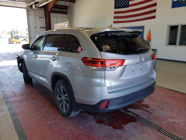 Photo 3 from auction – 2018 TOYOTA HIGHLANDER with VIN 5TDJZRFH7JS530959
