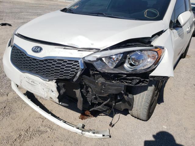 Photo 9 from auction – 2016 KIA FORTE LX with VIN KNAFK5A8XG5586366