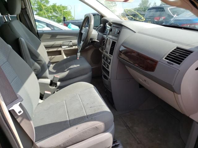 Photo 5 from auction – 2010 CHRYSLER TOWN & COU with VIN 2A4RR2D12AR329943
