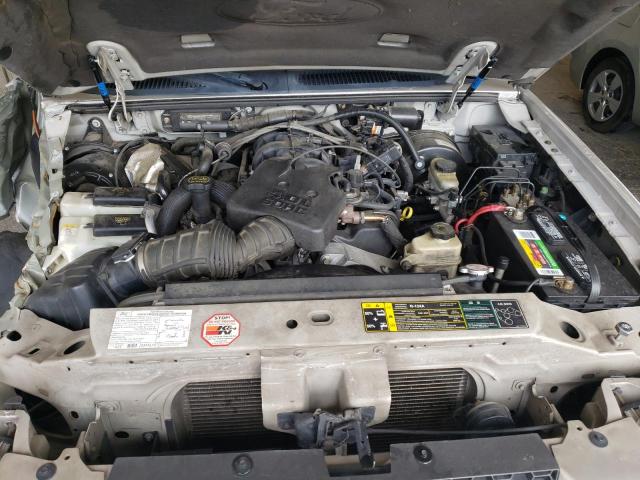 Photo 7 from auction – 2005 FORD EXPLORER S with VIN 1FMZU67K55UB74258