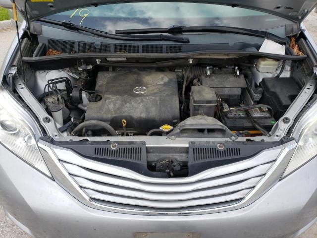 Photo 7 from auction – 2015 TOYOTA SIENNA LE with VIN 5TDKK3DC9FS618321
