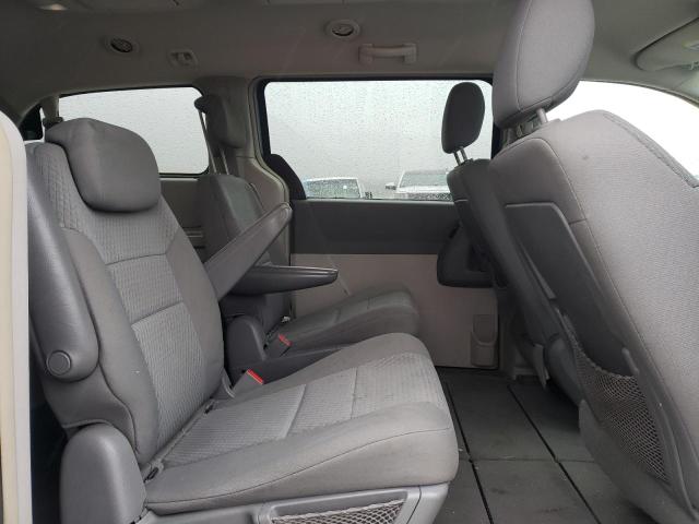 Photo 6 from auction – 2010 CHRYSLER TOWN & COU with VIN 2A4RR5D19AR228903