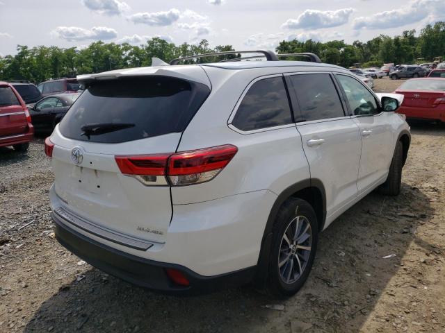 Photo 4 from auction – 2018 TOYOTA HIGHLANDER with VIN 5TDJZRFH9JS560514