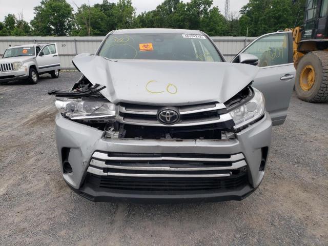 Photo 7 from auction – 2017 TOYOTA HIGHLANDER with VIN 5TDBZRFH1HS418009